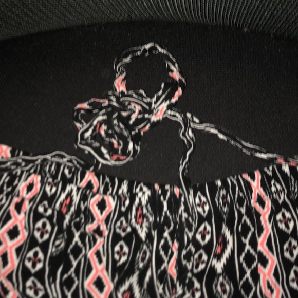 Two pixie Shorts - Picture 3 of 4